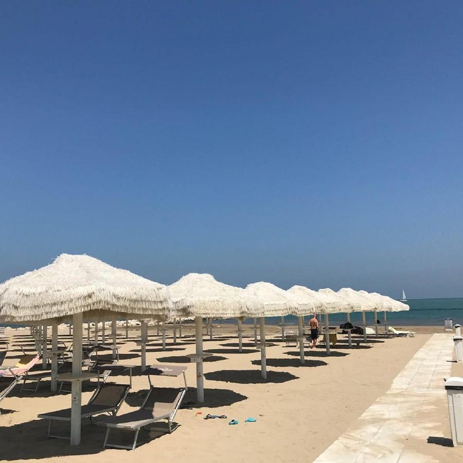 Appartement Casa Klimt Vicinissima Al Mare Parcheggio Privato Gratuito Se Disponibile Pescara